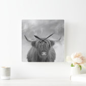 Highland Cow Scotland Clouds Black White  Vierkante Klok (Huis)