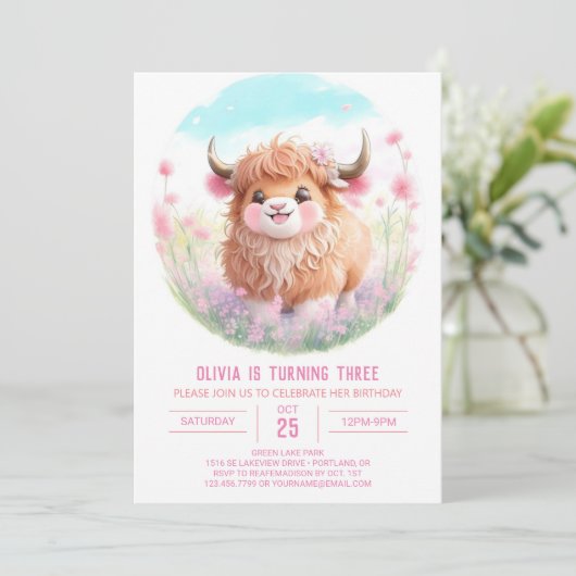 Highland Koe en Pink Blooms Verjaardag Kaart (Staand voorkant)