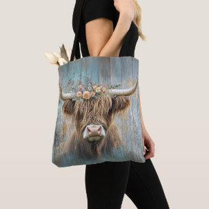 Highland Koe Floral Crown Rustieke Elegante Boerde Tote Bag