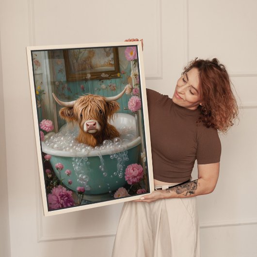 Highland Koe in Floral Bathtub Art Canvas Afdruk