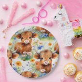 Highland Koe in wilde bloemen Papieren Bordje (Feest)