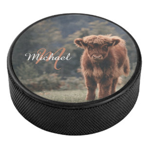 Highland koe kalf herfstgras monogram initiaal hockey puck