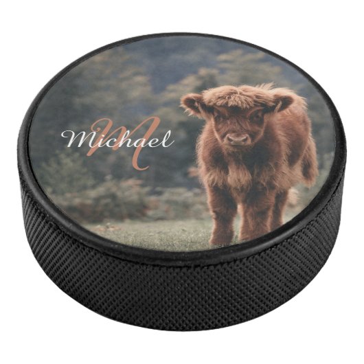 Highland koe kalf herfstgras monogram initiaal hockey puck (3/4)