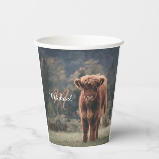Highland koe kalf herfstgras monogram initiaal papieren bekers (Voorkant)