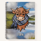 Highland Koe met Clark Tartan Sjaal Notitieboek (Voorkant)