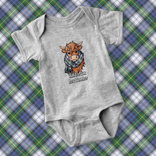 Highland Koe met Gordon Dress Tartan Sjaal Romper