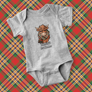 Highland Koe met MacGill Tartan Sjaal Romper