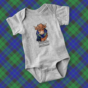 Highland Koe met MacKay Tartan Sjaal Romper