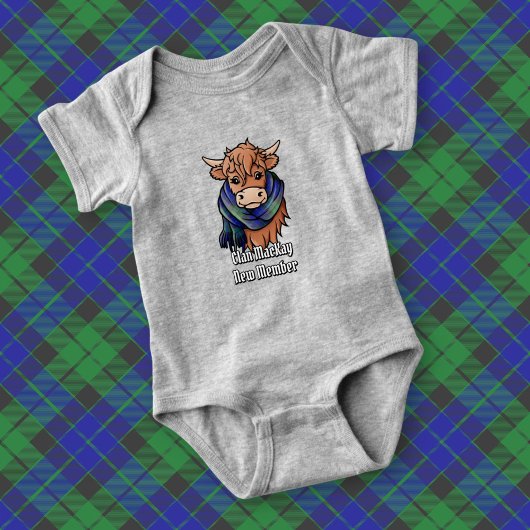 Highland Koe met MacKay Tartan Sjaal Romper