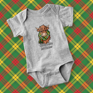 Highland Koe met MacMillan Tartan Sjaal Romper