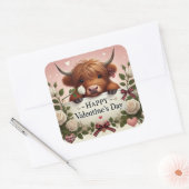 Highland Koe Valentijn met witte rozen Vierkante Sticker (Envelop)