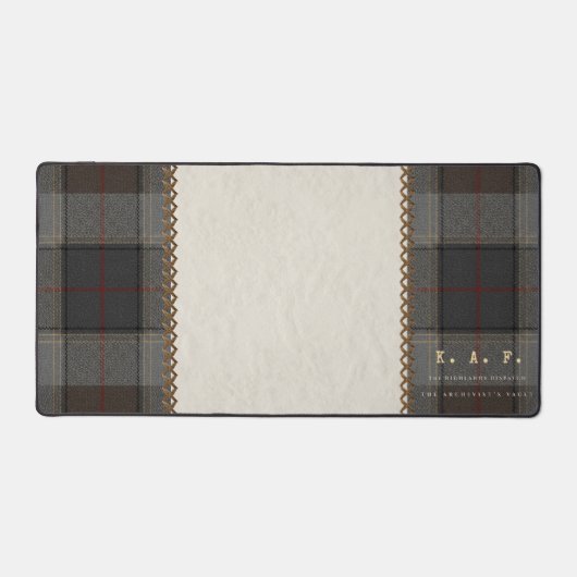 Highlands Dispatch: Archivist Field Desk Mat (Voorkant)