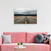 Highway naar de bergen onder bewolkte hemel canvas afdruk (Insitu (Woonkamer))