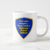 Highway Patrol Officer Grote Koffiekop (Rechts)