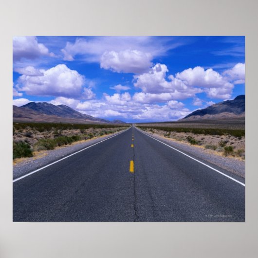 Highway Through Death Valley, Californië Poster (Voorkant)