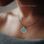 Highways Silver Plated Ketting<br><div class="desc">Het selectieve,  fotouitgeven,  leidde tot deze Vette,  grafische kunst,  die vertoningen,  het draaien lijnen,  die,  in kleuren van; blauwgroen-groen,  middernacht-blauw,  zwart,  en wit-die op,  snelwegen Interstate lijkt.</div>