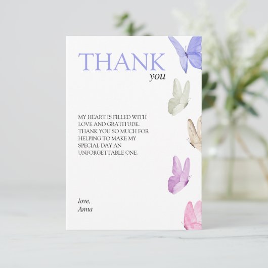 Hij bezorgt haar vlinders  Bruidsmeisjesfeest Bedankkaart (Staand voorkant)