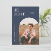 Hij deed de aankondiging van het Afstuderen van de (Staand voorkant)