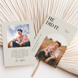 Hij deed de aankondiging van het Ash Arch Afstuder