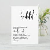 Hij deed de uitnodiging van de moderne GraduPartij (Staand voorkant)