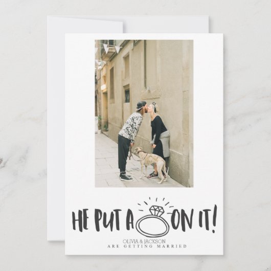 Hij deed een ring om haar vinger Foto Save the Dat Kaart (Voorkant)