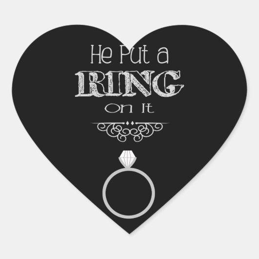 Hij deed een ring om haar vinger Sticker (Voorkant)