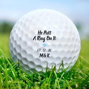 Hij deed een ring om haar vinger Trouwdag Monogram Golfballen