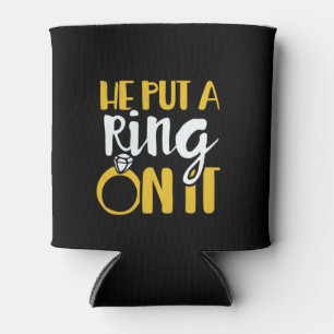 Hij deed er een ring aan blikjeskoeler