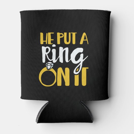 Hij deed er een ring aan blikjeskoeler (Voorkant)