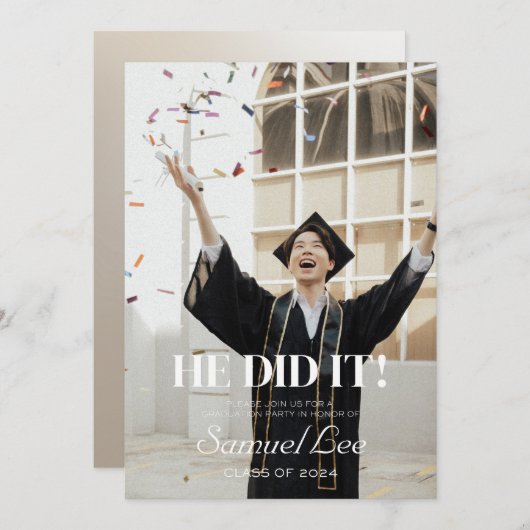 HIJ DEED HET AFSTUDEERFEEST UITNODIGING (Voorkant / Achterkant)