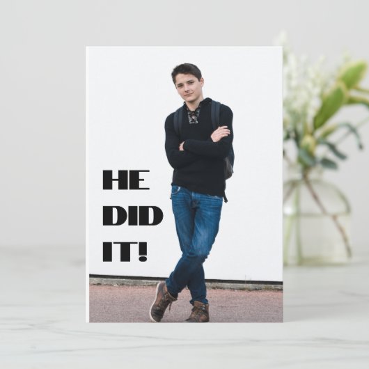 Hij deed het! Foto Afstuderen Aankondiging (Staand voorkant)
