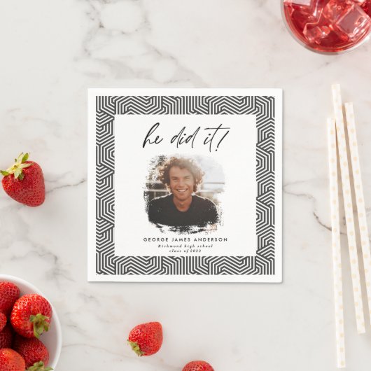 Hij deed het om het afstuderen van de houtskoolgeo servet (Insitu)