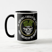 HIJ DIE DE TITEL HEEFT BEKEKEN MOK (Links)