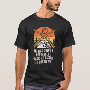 Hij gebruikte een Portabello Radio Mushroom Huntin T-shirt