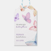 Hij geeft haar vlinders Bruidsmeisjesfeestje Cadeaulabel (Voorkant)