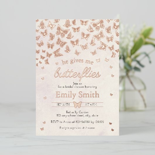 Hij geeft me Butterflies Vrijgezellenfeest Folie Uitnodiging (Staand Voorkant)