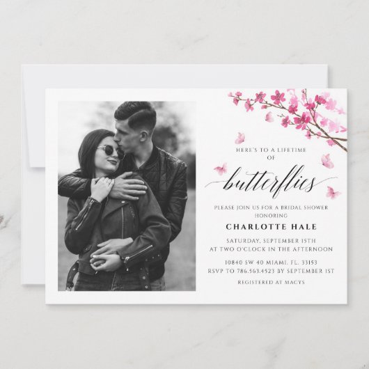 Hij geeft me vlinders bloemenroze Vrijgezellenfees Kaart (Voorkant)