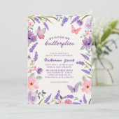 Hij geeft me vlinders Lavendel vrijgezellenfeest Kaart (Staand voorkant)