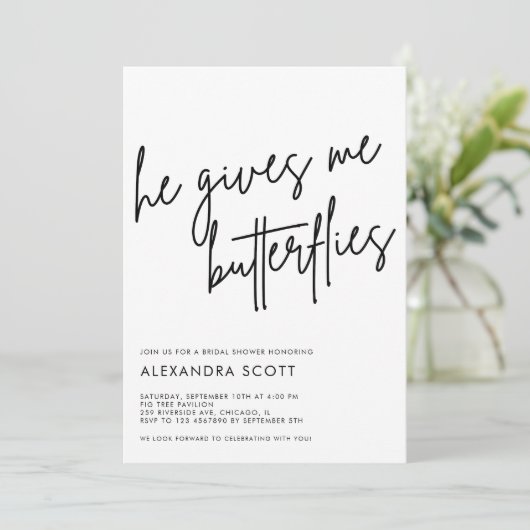 Hij geeft me vlinders minimalistisch Vrijgezellenf Kaart (Staand voorkant)