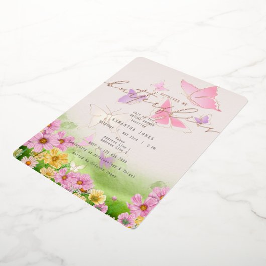 Hij geeft me vlinders Wildflower Vrijgezellenfeest Folie Uitnodiging (Gedraaid)