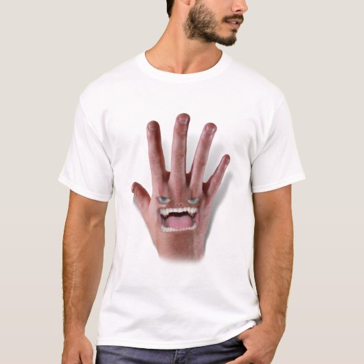 Hij heeft een gemene backhand! t-shirt (Voorkant)
