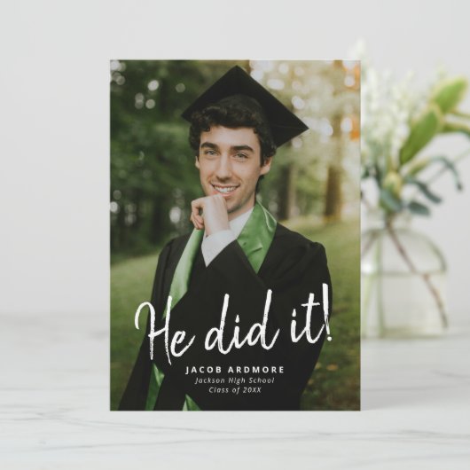 Hij heeft het gedaan! Afstuderen fotouitnodiging Kaart (Staand voorkant)