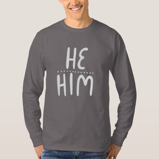 HIJ/HEM Pronouns Handlettering T-Shirt (Voorkant)