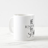 Hij herstelt mijn Soul Bible Verse Koffiemok (Voorkant links)