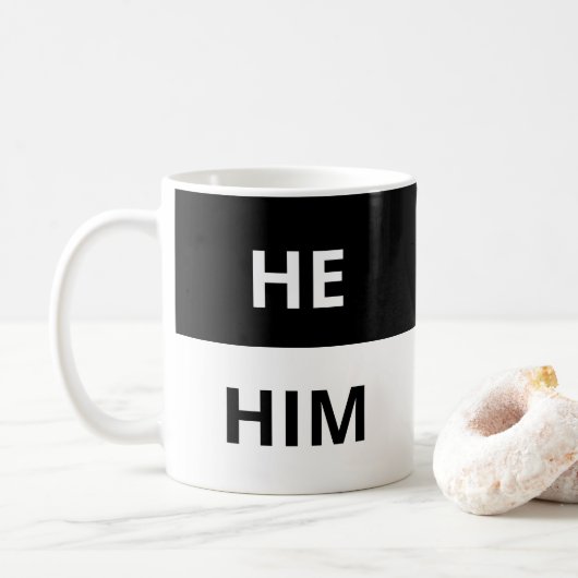 Hij/hij Pronouns Black & White Classic Mok (Met donut)