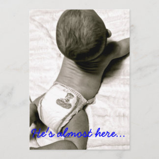 Hij is bijna hier baby shower uitnodiging
