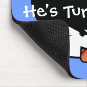 Hij is Cute, hij is degene die er een maakt. Muismat (Hoek)