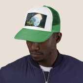 Hij is de Grote God, God en Scheppingsvers Trucker Pet (In situ)