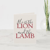 Hij is de leeuw en het lamsmedeleven gevouwen kaart (Voorkant)