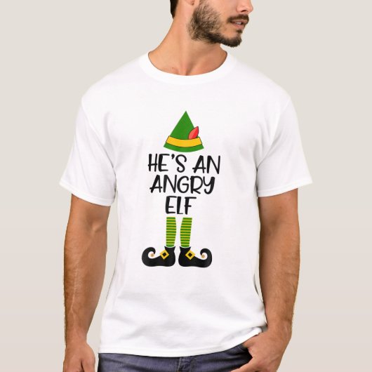Hij is een angry Elf Matching Familie Kerstmis Paj T-shirt (Voorkant)